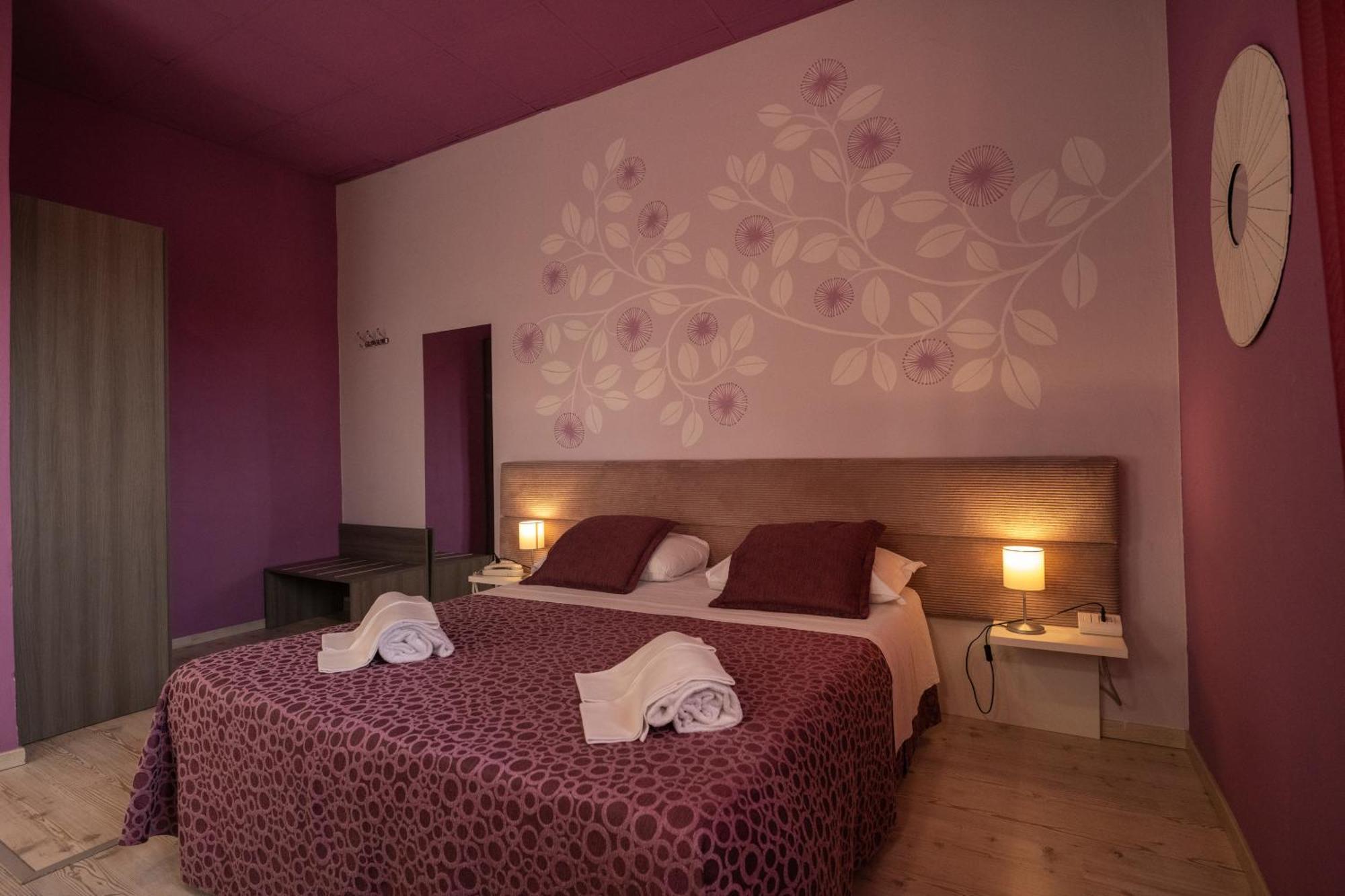 Hotel Palazzo Renieri - 3Stelle S Colle Val D'Elsa Exterior foto